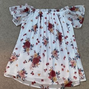 Floral off the shoulder short sleeve top